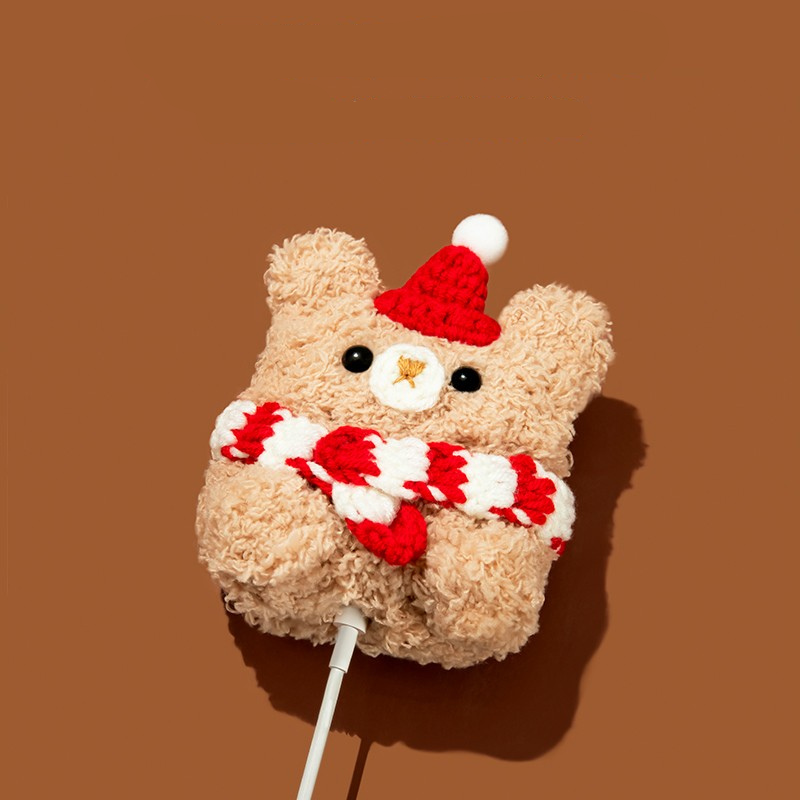 Scarf Bear AirPods Case – detail view
