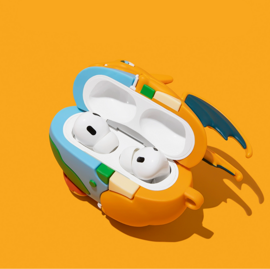 Charizard Toss AirPods Case