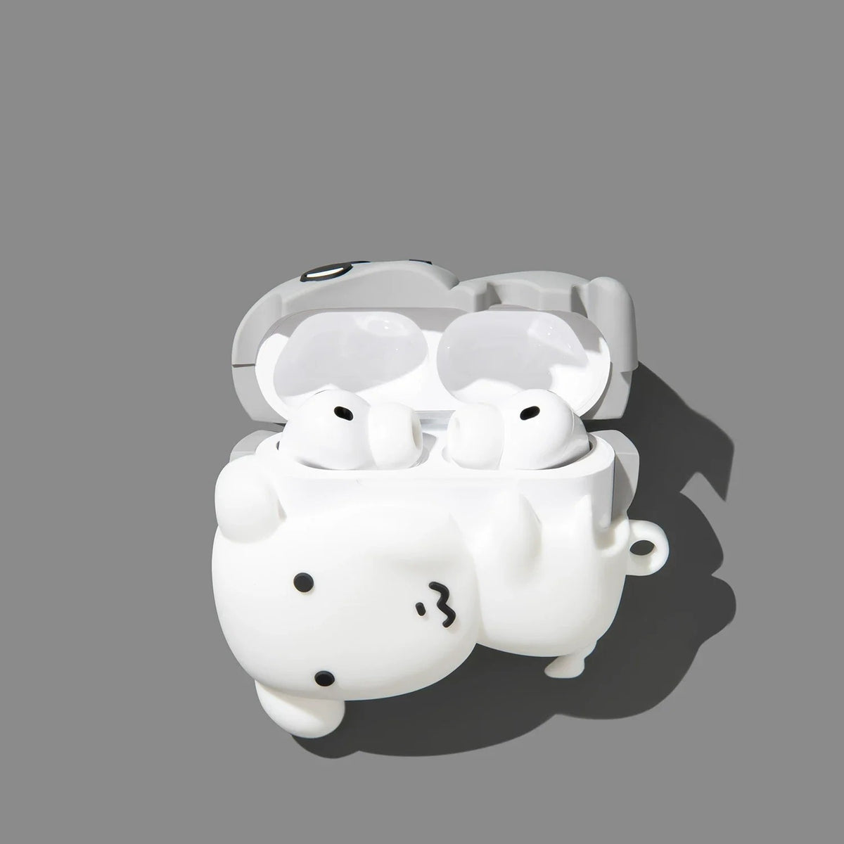 Dog & Cat Hug AirPods Case – detail view